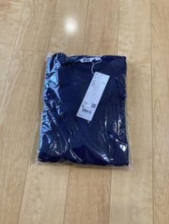 ユニクロ クルーネックTシャツ(長袖)NAVYのサムネイル