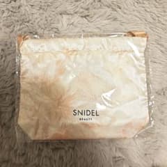 【8/20 再値下げ中】SNIDELポーチ クリーム色/花柄のサムネイル