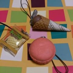 Chama専用!メロンパンとアイスとマカロンのキーホルダーのサムネイル
