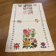 花柄刺繍 テーブルセンター クロス ハンドメイド - メルカリ