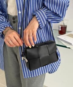 DISCOAT メッシュ編みミニショルダーバッグのサムネイル