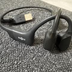 ジャンク】Shokz 骨伝導イヤホン ブラック 充電ケーブル - メルカリ