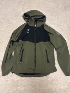 LUZ e SOMBRA ピステ・ウィンドブレーカー M カーキ LUZ e SOMBRA ピステ・ウィンドブレーカー L カーキ - メルカリ