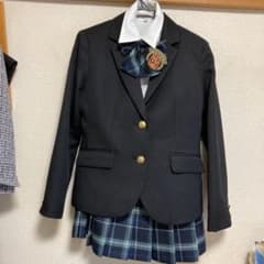 卒業式 女の子 スーツのサムネイル