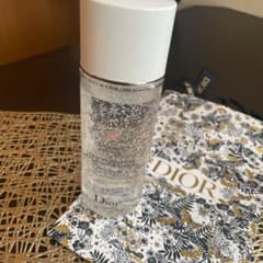 DIOR スノーライトエッセンスローションのサムネイル