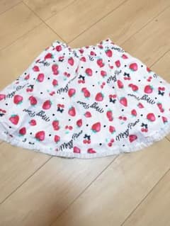 メゾピアノ　いちご柄　スカート　チェリー　140