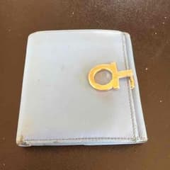 フェラガモ 財布のサムネイル