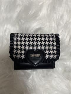 pium 財布 千鳥柄ハートフリルミニウォレット - メルカリ