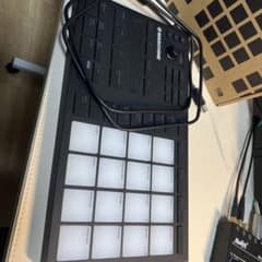 MASCHINE MIKRO MK3 + KOMPLETE AUDIO 2 ト…のサムネイル