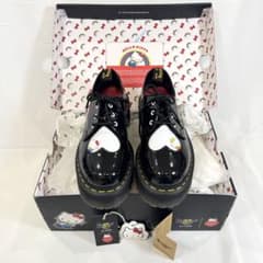 ドクターマーチン Dr. Martens Hello Kitty ローファー - メルカリ