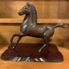 馬の置物◾️ 銅器か鉄のような金属製 - メルカリ