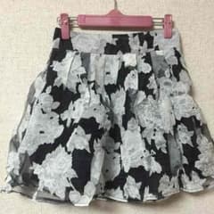 新品即発送♡  ▼フラワー柄 チュールスカート  ブラックのサムネイル