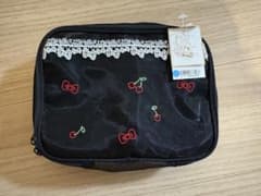 近沢レース　Hello Kitty トラベルポーチ 刺繍タグ付きのサムネイル