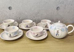 美品　Peter Rabbit ティーカップ ソーサー 5客セット ティーポットのサムネイル