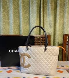 100%本物❗️CHANEL カンボントートパイソンバッグ❤️のサムネイル