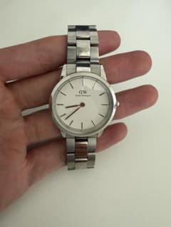 【ジャンク品】Daniel Wellington 腕時計 本体 シルバーのサムネイル
