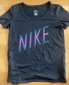 NIKE グラデーションロゴ Tシャツ ブラックのサムネイル