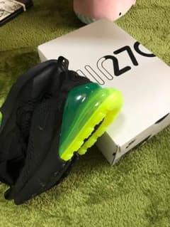 AIRMAX 270のサムネイル