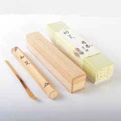 茶道具　辻竹峰作　茶杓　銘「初笑」　前大徳　福本積應書付　共筒共箱　C　5842 茶道具 辻竹峰作 茶杓 銘「初笑」 前大徳 福本積應書付 共筒共箱 C