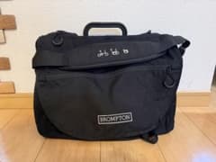 【名作・美品】BROMPTON 純正 Sバッグ（20L）レインカバー付 名作・美品】BROMPTON 純正 Sバッグ（20L）レインカバー付 - メルカリ