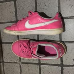 NIKE スニーカーのサムネイル