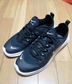 NIKE エアマックスAXIS　黒のサムネイル
