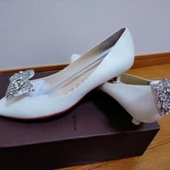 ウェディングシューズ  ホワイト  パンプス  リボン 結婚式のサムネイル