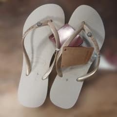 Havaianas ビーチサンダル ゴールド ビジュー付 35-36　23cmのサムネイル