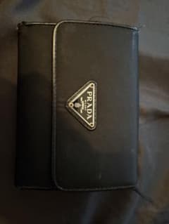 PRADA 二つ折り財布のサムネイル