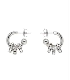 justine clenquet daisy ピアス　片耳 justine clenquet daisy ピアス 片耳 - メルカリ