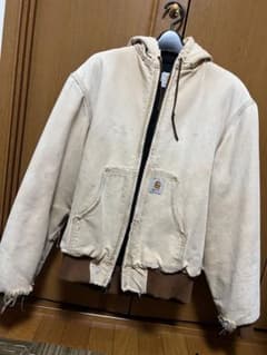 カーハート ダックジャケット アクティブジャケット (刺繍ロゴ値下げ交渉可)のサムネイル
