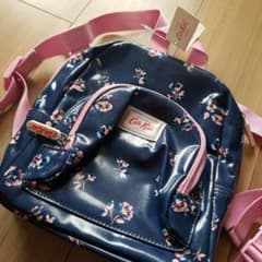 新品未使用タグ付　キャスキッズ花柄ベビーリュックのサムネイル