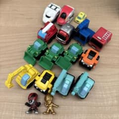ミニカー フィギュア キャバン レア まとめ売り 17点セットのサムネイル