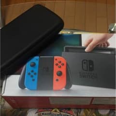 ニンテンドースイッチ本体【ケース付き】のサムネイル