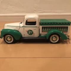 GOLDEN WHEEL1940 Ford [7up ]Truckのサムネイル