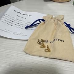 LOUIS VUITTON ルイヴィトン エセンシャルV ピアス ゴールド - メルカリ