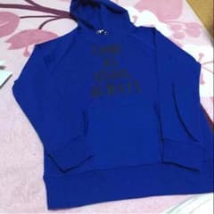 ブルーのトレーナーのサムネイル