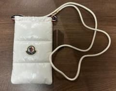 Moncler 白 モンクレール スマホ ポーチ サコッシュ バッグ ダウン生地 