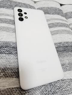 SAMSUNG Galaxy A32 5G オーサムホワイトのサムネイル