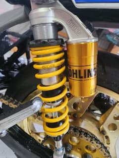 Öhlins サスペンション イエロー　CB750Fのサムネイル