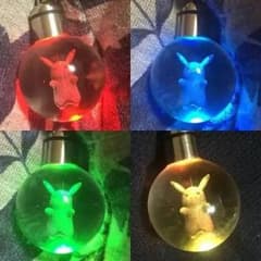ポケモングッズ ピカチュウ  水晶 LED キーホルダーのサムネイル