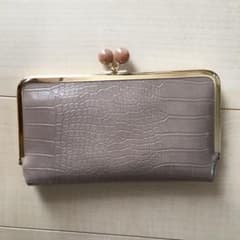 ♡marble様専用♡プチプラのあや　クロコ柄　長財布 がま口　ベージュのサムネイル