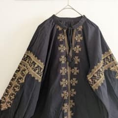 イアパピヨネ スミスタイル タッセル付き刺繍ブラウス ボリューム 