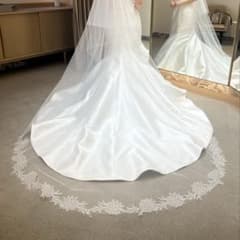 トリートドレッシング　刺繍入り ロングウェディングベールのサムネイル