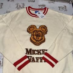 【新品】ディズニー ミッキーワッフル柄セーターMサイズのサムネイル