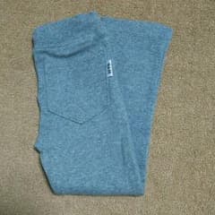 グレーのパンツのサムネイル