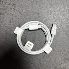 USB-C to Lightning ケーブルのサムネイル