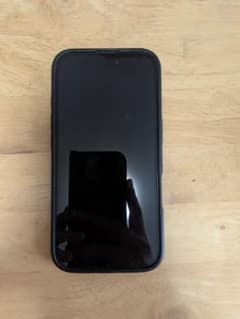 Apple iPhone 16 본체 블랙 케이스 포함
