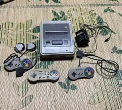 【trc様専用】スーパーファミコン 本体 とソフトのサムネイル