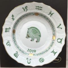新品 HEREND ヘレンド イヤープレート 2019 干支 亥 飾皿 - メルカリ